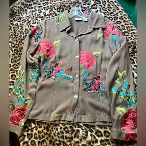 Beautiful 🌺 Embroidered SILK floral bird fitted blouse / jacket.